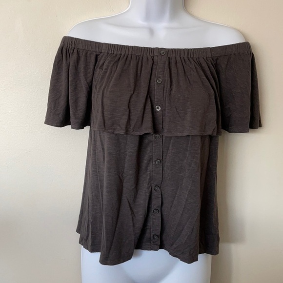 AEO  Soft And Sexy Off Shoulder Button Up Tee - Picture 3 of 5